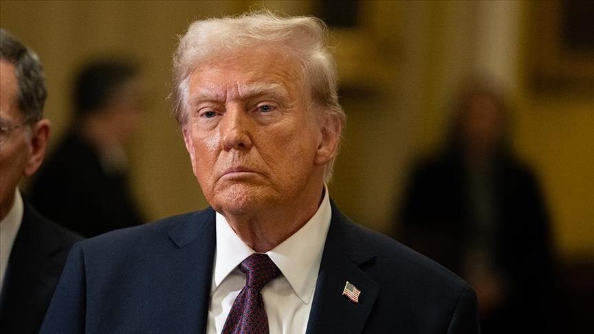 Дональд Трамп назвал Вашингтон зоной свободной от преступности Президент США заявил что столица страны меняется намного быстрее запланированного Глава Белого дома уточнил в своей соцсети Truth Social что на это ушло всего 14 дней Поводом для оптимизма Трампа послужила статистика по угону автомобилей в Вашингтоне Их количество по словам американского лидера сократилось на 87 11 августа президент США объявил ряд шагов со стороны федеральных властей направленных на борьбу с преступностью в Вашингтоне Трамп направил в город национальную гвардию которая начала прибывать в столицу Соединённых Штатов через два дня Подпишись на Говорит Москва