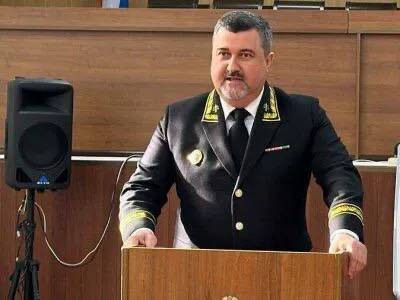 Депутаты Дагестана выберут главу региона тайным голосованием с бюллетенями сообщил спикер Аскендеров Выборы предварительно пройдут в сентябре Тем временем врио главы Федор Щукин уже назвал первоочередные задачи республики По его словам вопросы ликвидации последствий наводнения и возмещения ущерба остаются главными Щукин отметил что меры поддержки беспрецедентны помощь оказывают и федеральный центр и регион Также в числе актуальных проблем он назвал электроснабжение водоснабжение вывоз мусора и занятость жителей