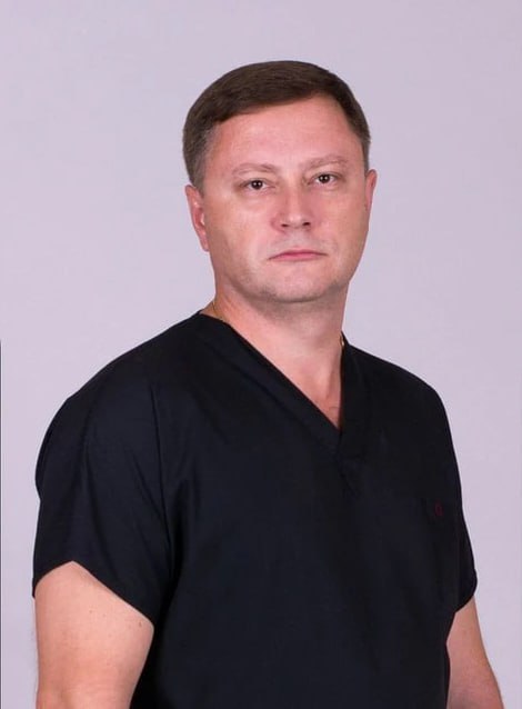 Умер 52 летний врач реаниматолог из Самары Вадим Керемет Вадим Керемет работал в Самарской областной детской клинической больнице имени Ивановой Он посвятил медицине более 27 лет своей жизни спасая детские жизни и внося неоценимый вклад в развитие здравоохранения региона В больницу имени Ивановой врач пришел работать сразу после окончания Самарского мединститута в 1998 году В 2001 году он стал заведующим отделением реанимации и интенсивной терапии был хорошим и мудрым наставником для молодых специалистов Ему было всего 52 года Прощание с покойным состоится 3 октября в 11 00 у центрального входа на кладбище Рубежное Спасское Редакция КП Самара выражает искренние соболезнования родным и близким Вадима Керемета   Подпишись на truekpru63 Мы в MAX