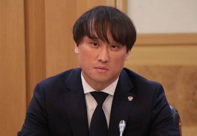 Власти не планируют возвращаться к программе туристического кешбэка в 2026 году. Такого формата, который был в России еще 5 лет назад, ожидать не стоит. Однако депутаты могут адаптировать его механизмы для поддержки отдельных категорий граждан. Об этом заявил глава комитета Госдумы по туризму Сангаджи Тарбаев. «Не стоит ожидать, что программа возобновится в прежнем формате», – подчеркнул парламентарий. По его словам, частичный возврат средств за путевки может сохраниться для льготных групп, таких как дети, люди с ограниченными возможностями и многодетные семьи. Подробнее на ТурДоме.