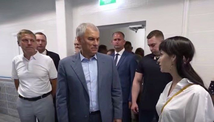 В Алексеевке может появиться новый колледж. Такое предложение озвучил председатель Госдумы Вячеслав Володин. Новое учебное заведение не будет конкурировать с Хвалынским колледжем – там планируют обучать востребованным для региона специальностям. Также рассматривается строительство жилья для преподавателей и интерната для студентов. читать на сайте #саратов #саратовскаяобласть
