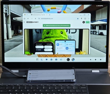 В будущем из Android-смартфона можно будет сделать ПК, Мишаал Рахман показал, как это выглядит У смартфонов Samsung есть одна функция, которая выделяет их на фоне конкурентов. Речь про режим рабочего стола DeX. При его активации на внешнем экране разворачивается интерфейс, как у настольной OC. Достаточно подключить клавиатуру и мышку, и можно работать. Читать далее