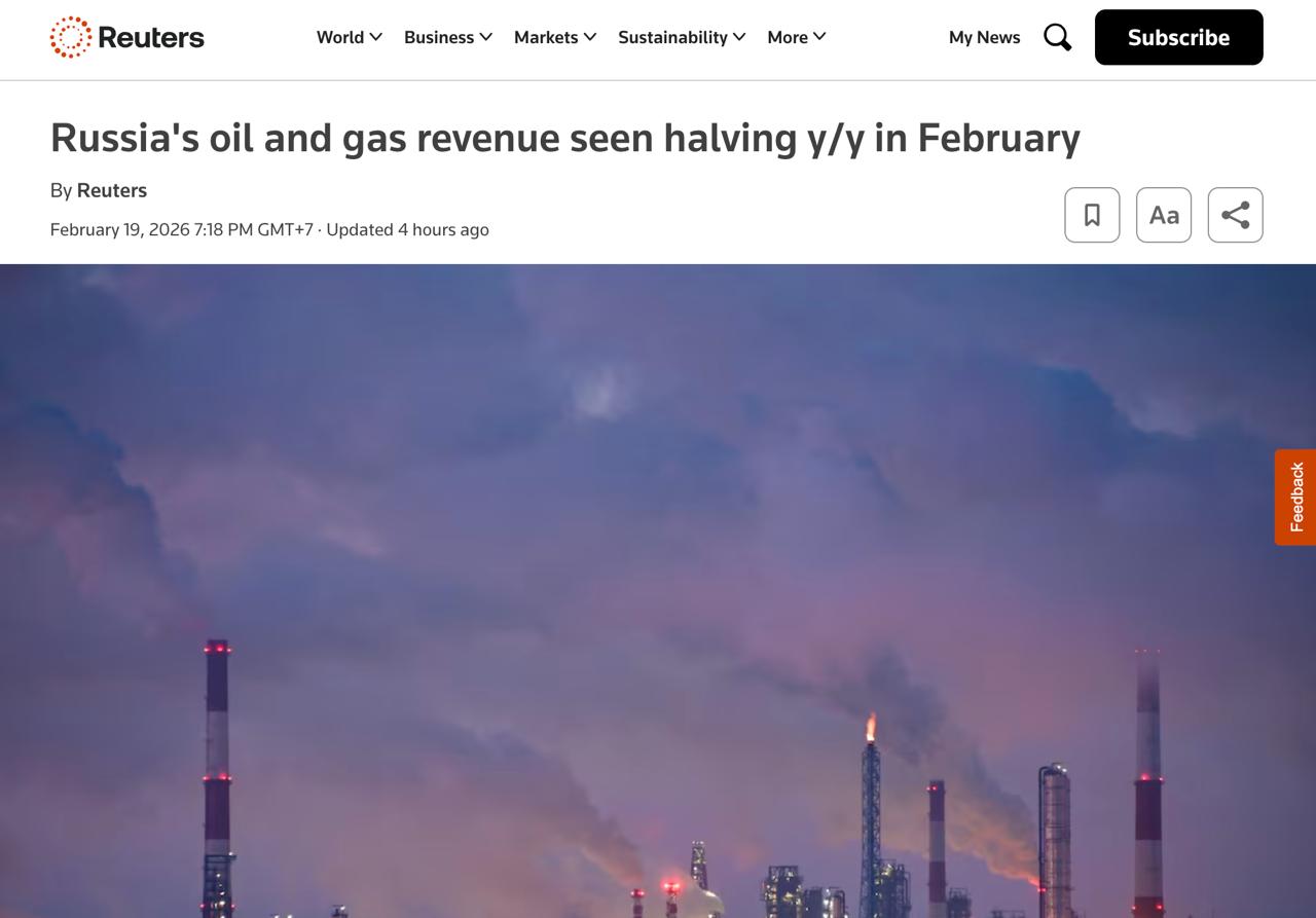 Доходы России от нефти и газа в феврале упадут в 2 раза в годовом выражении Reuters Согласно расчетам агентства доходы России от нефти и газа в феврале составят 410 млрд Это почти в 2 раза ниже чем в феврале прошлого года Причина падения доходов укрепление рубля и снижение цен на нефть При этом в прошлом году доходы федерального бюджета России от нефти и газа упали на 24 до 8 48 трлн что является самым низким уровнем с 2020 года Reuters finlock