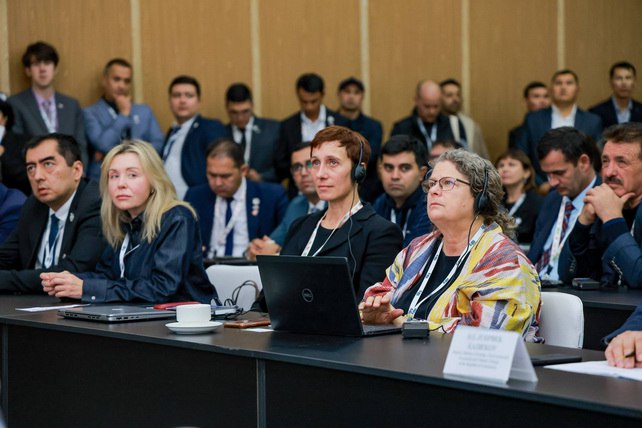 Узбекистан и Казахстан обсудили новые вызовы в сохранении сайгака В Самарканде состоялось параллельное мероприятие на тему Антилопа сайги новые вызовы организованное Национальным комитетом Республики Узбекистан по экологии и изменению климата совместно с Министерством экологии и природных ресурсов Республики Казахстан English O zbek tilida Ўзбек тилида На русском iOS Android