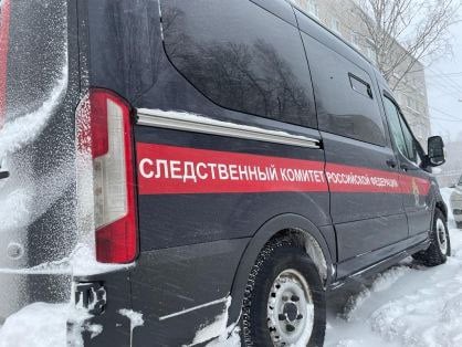 В Екатеринбурге 33-летнего уроженца Таджикистана обвиняют в сексуальном насилии над 17-летней студенткой  Девушка рассказала о домогательствах матери, которая сразу обратилась в правоохранительные органы. Подозреваемый сначала отрицал свою причастность, но позже признал вину.  О задержанном известно, что раньше он не был судим, находился в России законно, работал электриком, а знакомые утверждают, что всё не так однозначно, сообщают коллеги из е1  Параллельно на мать студентки составили административный протокол за неисполнение обязанностей по воспитанию ребенка.