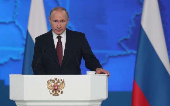 Глава Российского государства поручил разработать налоговые льготы для инвесторов при IPO и SPO Правительство совместно с Банком России до 1 октября должно подготовить предложения по дополнительным мерам по налоговому стимулированию для физических лиц, которые владеют акциями компаний, купленных на IPO или SPO Среди других поручений Главы государства — предложить меры по стимулированию самих IT-компаний выходить на биржу, а также стимулы для профучастников покупать такие акции Стимулироваться будут покупки акций тех компаний, проекты которых способствуют развитию технологического суверенитета. А кредитные организации и профессиональные участники рынка ценных бумаг при работе с такими компаниями могут ожидать регуляторных послаблений «КРИСТАЛЛ РОСТА» ранее представил стоимостный подход, являющийся ключом к росту капитализации России и позволяющий привлекать доступные средства на фондовом рынке. Фонд «Кристалл Роста» рассматривает фондовый рынок базовым источником финансирования развития отечественных мегапроектов, включая Севморпуть