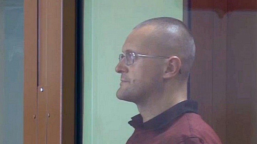 Не опять а основа В Воронеже задержали владельца топливной сети Калина ойл По информации источников Большого воронежского сейчас Валерий Борисов в ИВС Бизнесмена подозревают в обнале Кстати такое с Борисовым уже не впервые В 2019 году мужчину осудили на 2 года колонии общего режима за хищение 64 млн рублей Похоже старые привычки вновь полезли наружу Большой воронежский Подписаться И на всякий в Maх