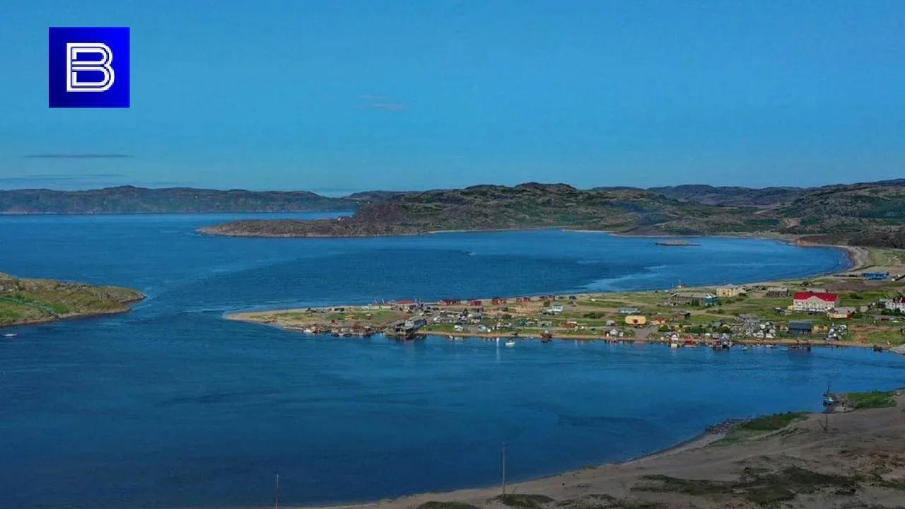 После вмешательства прокуратуры сироте из Териберки предоставили благоустроенное жилье Прокуратура Кольского района выяснила, что сирота получил в Териберке непригодную для жизни квартиру. Как сообщили в надзорном ведомстве, местные власти рекомендовали молодому человеку сменить прописку и переселили его в центр соцобслуживания в Ковдоре, считая обязательство выполненным. Прокурор добился судебного решения о предоставлении юноше благоустроенной жилплощади. Подпишись — Вести Мурман