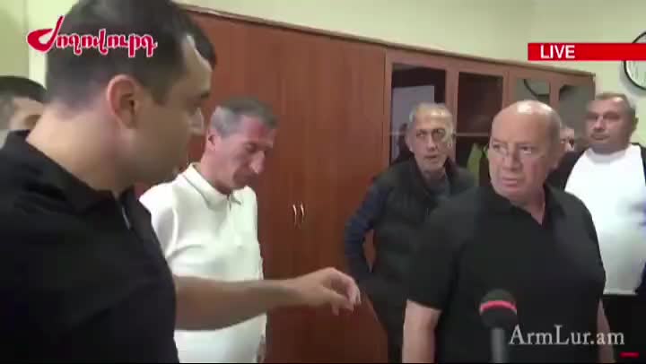 Конфликт между префектом Нор-Норка и активистами завершился без встречи