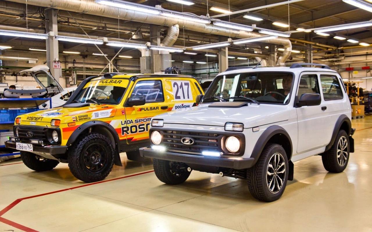 АвтоВАЗ начал сборку Lada Niva Sport  Автомобиль отличается спортивными настройками подвески и тормозов, а также оригинальным силовым агрегатом — 16-клапанным двигателем мощностью 122 л.с. Салон внедорожника также получил отделку в гоночном стиле с красной строчкой и двухцветными сиденьями.  Кузова Niva Sport будут окрашивать на линии АвтоВАЗа, а затем отправлять на конвейер «Лада Спорт» для дальнейшей сборки.  Срок начала продаж, а также цены и комплектации автомобиля пока неизвестны, предприятие обещало сообщить об этом ближе к старту продаж.