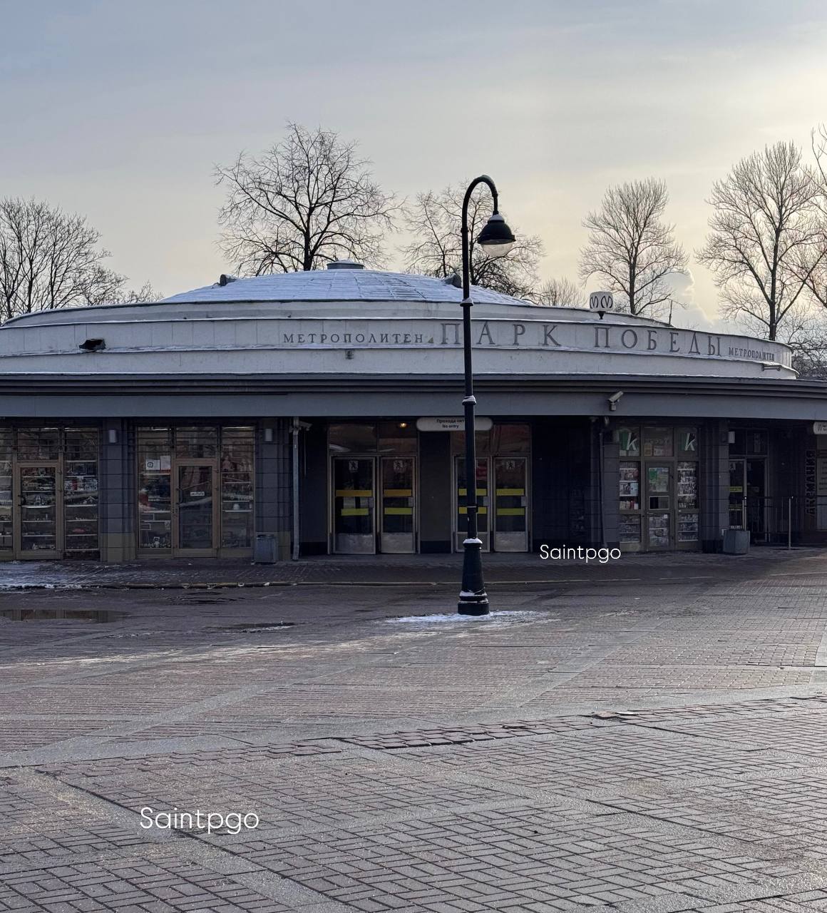 В Петербурге закроют около 10 станций метро на капремонт до 2030 года.  Согласно проекту госпрограммы, обновление затронет не только уже реставрируемые станции, но и «Кировский завод», «Площадь Восстания — 1 и 2», «Электросилу», «Нарвскую», «Площадь Ленина — 1», «Московские ворота» и «Гражданский проспект». После ремонта метро станет удобнее и комфортнее для пассажиров.     – жми тут / Прислать новость  #спб #питер #Петербург