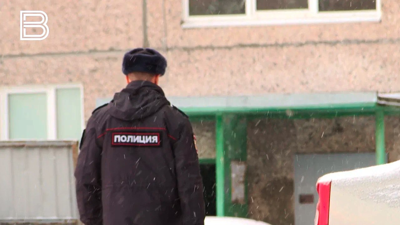 Северянин потерял часть носа в уличной драке с нарушителем общественного порядка В Ревде 53 летний мужчина выходя из дома сделал замечание северянину который громко и агрессивно разговаривал по телефону Это спровоцировало драку Дебошир повалил на землю оппонента и он откусил обездвиженному часть носа сообщили в региональном УМВД Все самые важные новости Telegram MAX