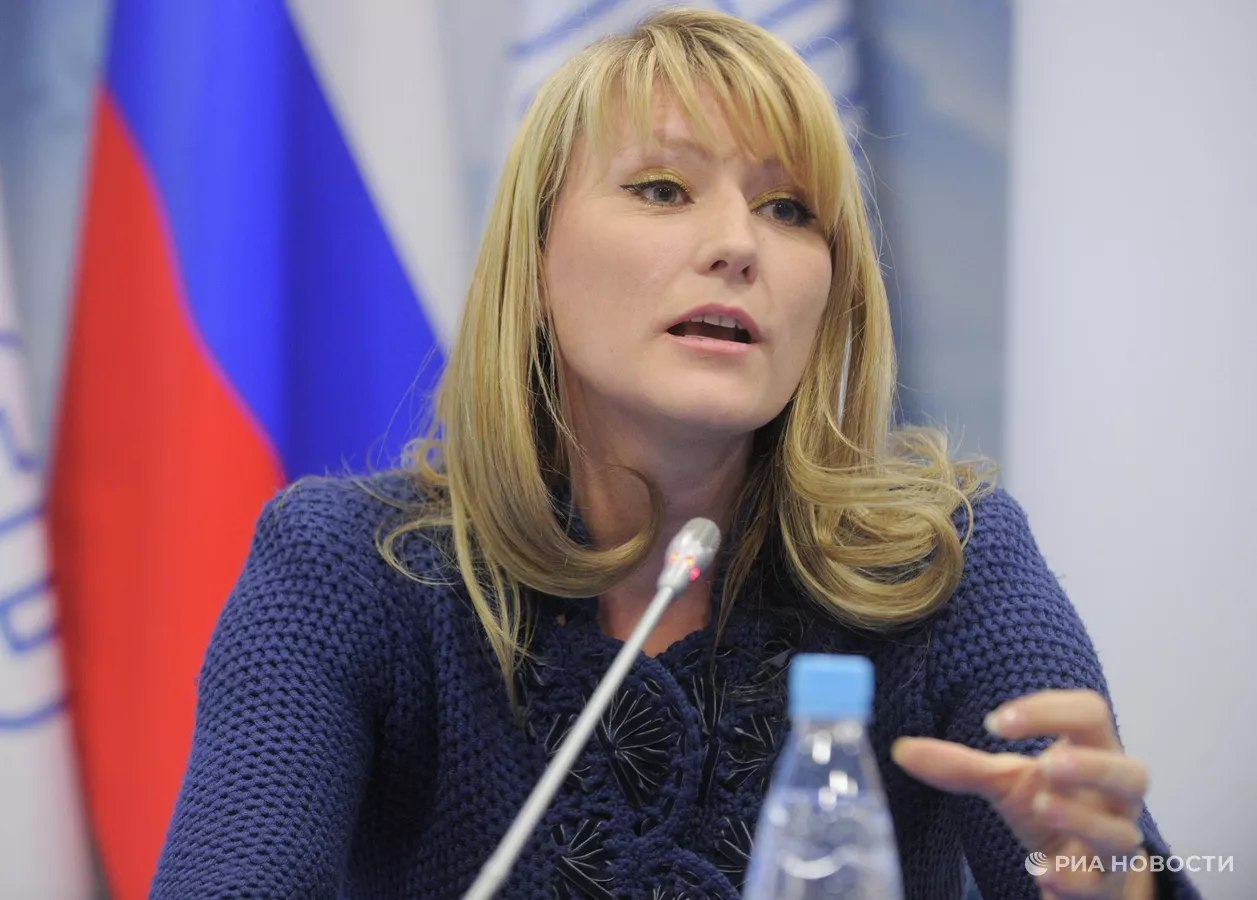 Зачем смотреть Игры на которых нас нет Сложно считать разумным показ в России на телеканалах за серьезные средства тех соревнований зимних ОИ 2026 года в которых не участвуют отечественные спортсмены заявила Журова При этом она отметила что с удовольствием бы посмотрела игры если бы в них участвовали российские фигуристы так как тогда спортсмены будут противостоять практически всему миру Подписывайтесь на РИА Новости Спорт в MAX