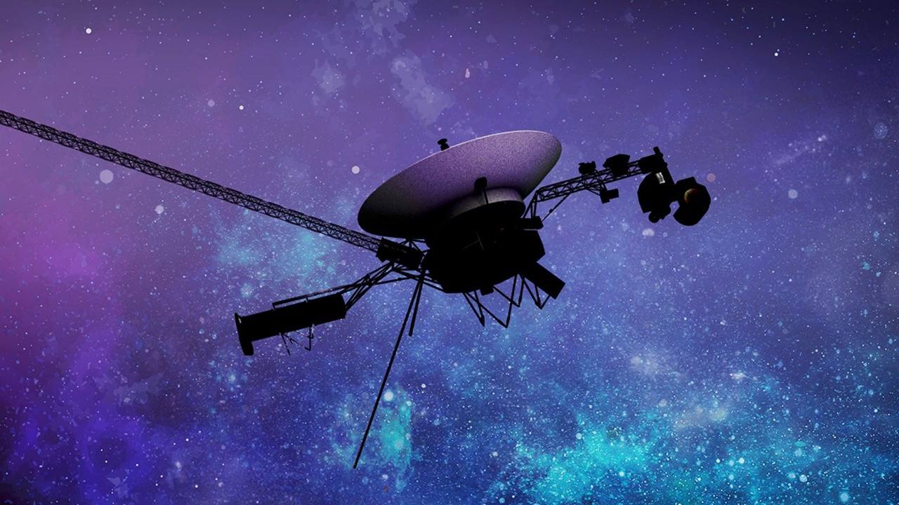 «Вояджер‑1» ещё поработает: спецы NASA смогли перезапустить движки, которые отказали более 20 лет назад. Всё это время для ориентации в пространстве зонд использовал резервные двигатели, но теперь из-за засора и они рискуют отключиться, поэтому вспомнили про основные: чтобы вернуть их в строй, включили нагреватели, что могло привести к взрыву, но в итоге все обошлось. С момента запуска в 1977-м аппарат улетел от Земли уже на 25 млрд км — на сегодня это самый дальний рукотворный объект. Популярная механика
