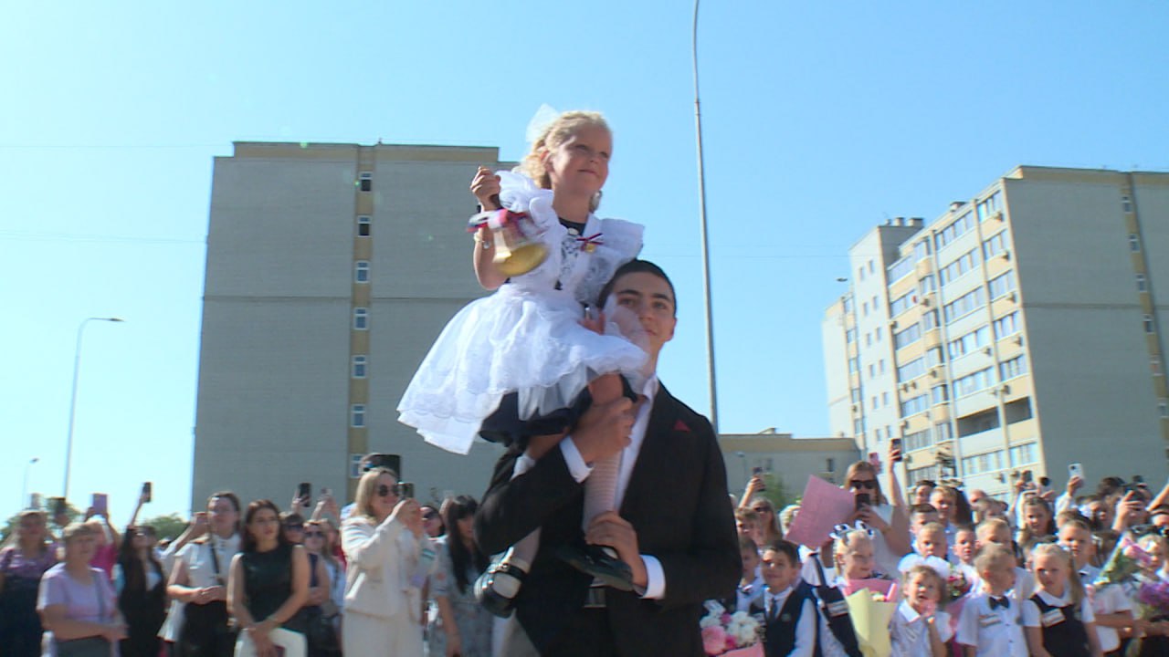 Последние звонки в школах в 2026 году пройдут 26 мая выпускные вечера 27 июня сообщили в Минпросвещения Подписаться Перейти на сайт MAX