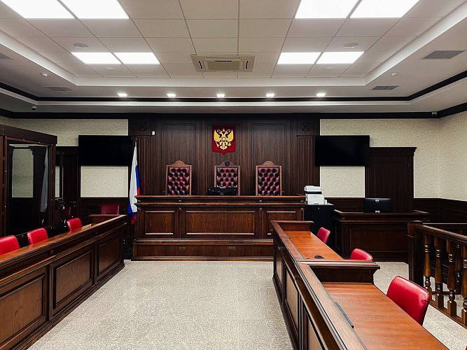 В Ростове к 18 годам приговорили боевика нацбата «Азов» за попытку теракта на предприятии Александр Богданов добровольно стал участником запрещённой в России организации. В 2023 году он начал готовиться к теракту на оборонно-промышленном предприятии Ставропольского края, на котором работал. В сентябре купил вещества и предметы, чтобы приготовить самодельное взрывное устройство. Однако осуществить план не удалось, 5 октября Богданова задержали. ЮОВС назначил мужчине 18 лет колонии строгого режима и штраф 800 000 рублей. Приговор в законную силу не вступил. - признан террористической организацией и запрещён на территории России.