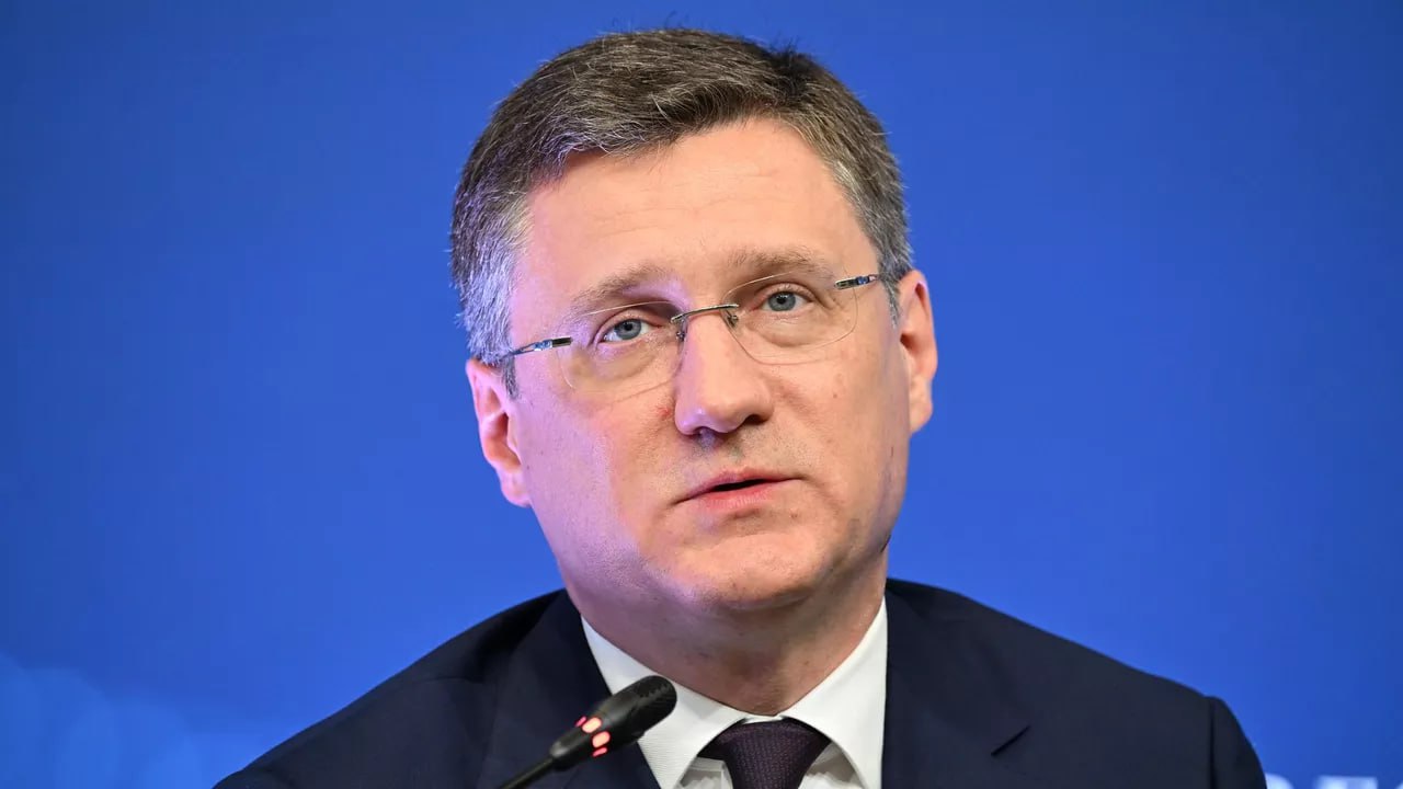 Экономика России по прогнозам к 2026 2027 годам войдет в фазу устойчивого роста Вице премьер Александр Новак сделал такое заявление журналистам на полях ХХII заседания Международного дискуссионного клуба Валдай Он отметил что Правительство активно работает над структурными изменениями и оказывает поддержку ключевым отраслям экономики Мы принимаем все необходимые меры подчеркнул Новак Это важный сигнал для бизнеса и инвесторов