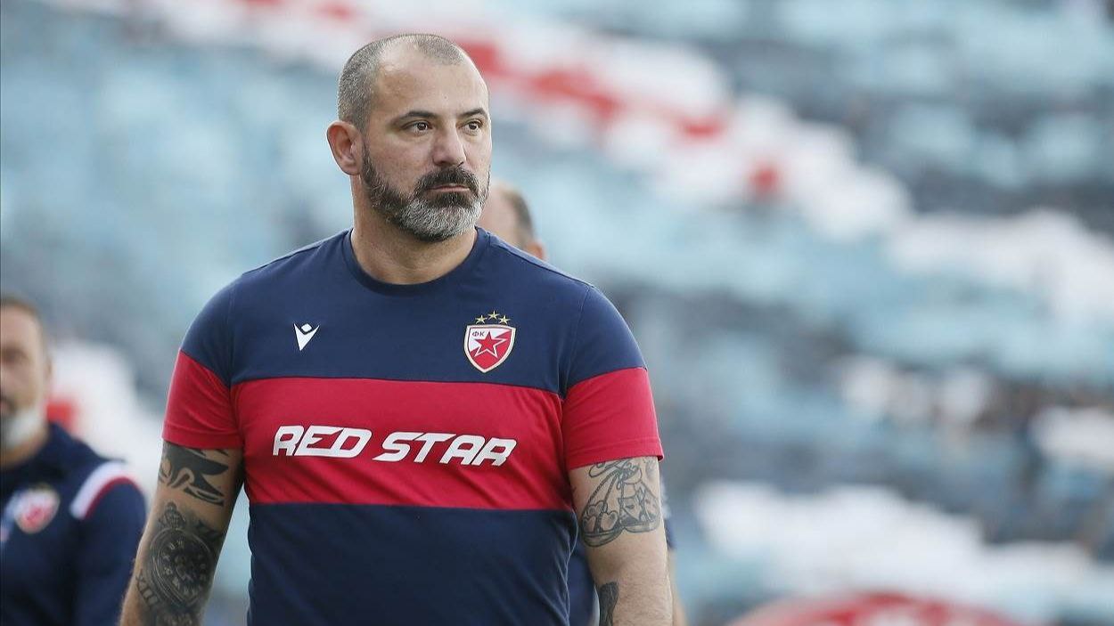 СМИ В ПОНЕДЕЛЬНИК ДЕЯН СТАНКОВИЧ ПОДПИШЕТ КОНТРАКТ С ЦРВЕНОЙ ЗВЕЗДОЙ НА 2 5 ГОДА Бывший главный тренер московского Спартака Деян Станкович уже в понедельник прибудет в офис Црвены Звезды где он как ожидается подпишет с белградским клубом контракт на два с половиной года утверждает сербский Mozzart Sport Нынешний наставник белградцев Владан Милоевич не появился на пресс конференциях ни в пятницу перед матчем с Младостью ни в субботу после игры Примечательно что история повторяется поскольку и в декабре 2019 года Станкович сменил Милоевича в Црвене Звезде по окончании первой части сезона