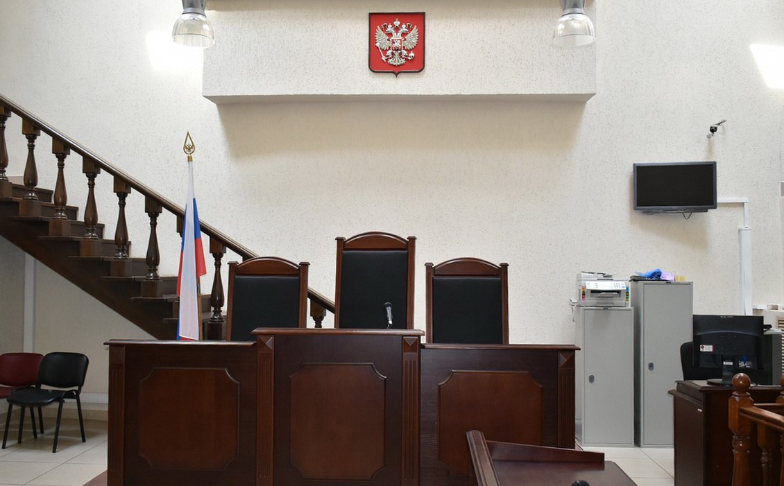 Мера пресечения в отношении генерального директора ООО «ДСМУ» оставлена без изменения. Псковский областной суд оставил без изменения постановление Псковского городского суда от 3 июля 2025 года в отношении гражданина Азояна М.А., обвиняемого в совершении преступления, предусмотренного ч.5 ст.291 УК РФ по факту дачи взятки в особо крупном размере, которым избрана мера пресечения в виде заключения под стражу до 31 августа 2025 года включительно.