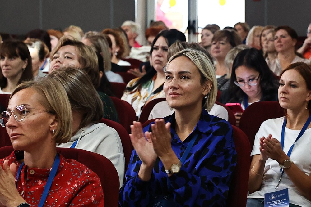 Определены участники заключительных этапов конкурсов «Учитель года России» и «Воспитатель года России» В Москве на третьем заседании единого Оргкомитета профессиональных конкурсов Министерства просвещения Российской Федерации утвердили список участников заключительных этапов Всероссийского конкурса «Учитель года России» и Всероссийского профессионального конкурса «Воспитатель года России» 2025 года. Ими стали победители отборочных региональных этапов, представляющие 89 регионов России.