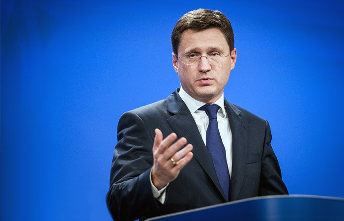 Россия из за санкций сдвигает вправо планы по выходу на производство 100 млн тонн СПГ к 2030 году Как отметил Новак несмотря на санкции Россия будет продолжать активно заниматься развитием проектов по сжижению газа так как СПГ это один из основных секторов и драйверов развития энергетической отрасли Будем развивать и производство сжиженного природного газа Наша задача была выйти на 100 млн тонн к 2030 году Понятно в связи с санкционными ограничениями сейчас на несколько лет это будет сдвинуто вправо сказал он Производство СПГ в России в 2025 году составит 33 млн тонн В 2024 году в стране было произведено 34 7 млн тонн СПГ geonrgru YouTube sponsr ru