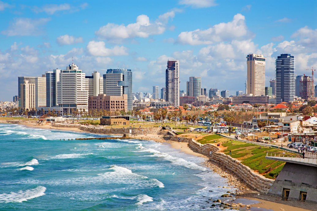 С 8 января 2026 года Belavia возобновляет регулярные рейсы из Минска в Тель Авив Рейсы будут выполняться дважды а в неделю в четверг и воскресенье Вылет из Минска в 07 10 прибытие в Тель Авив в 12 20 Обратный рейс из Тель Авива в 13 15 прибытие в Минск в 20 40 Время указано местное Рейсы будут выполняться на самолетах Боинг 737 8 Стоимость билетов от 671 BYN в одну сторону и от 1327 BYN туда обратно тариф Лайт транспорт Подпишись Минская правда MLYN by