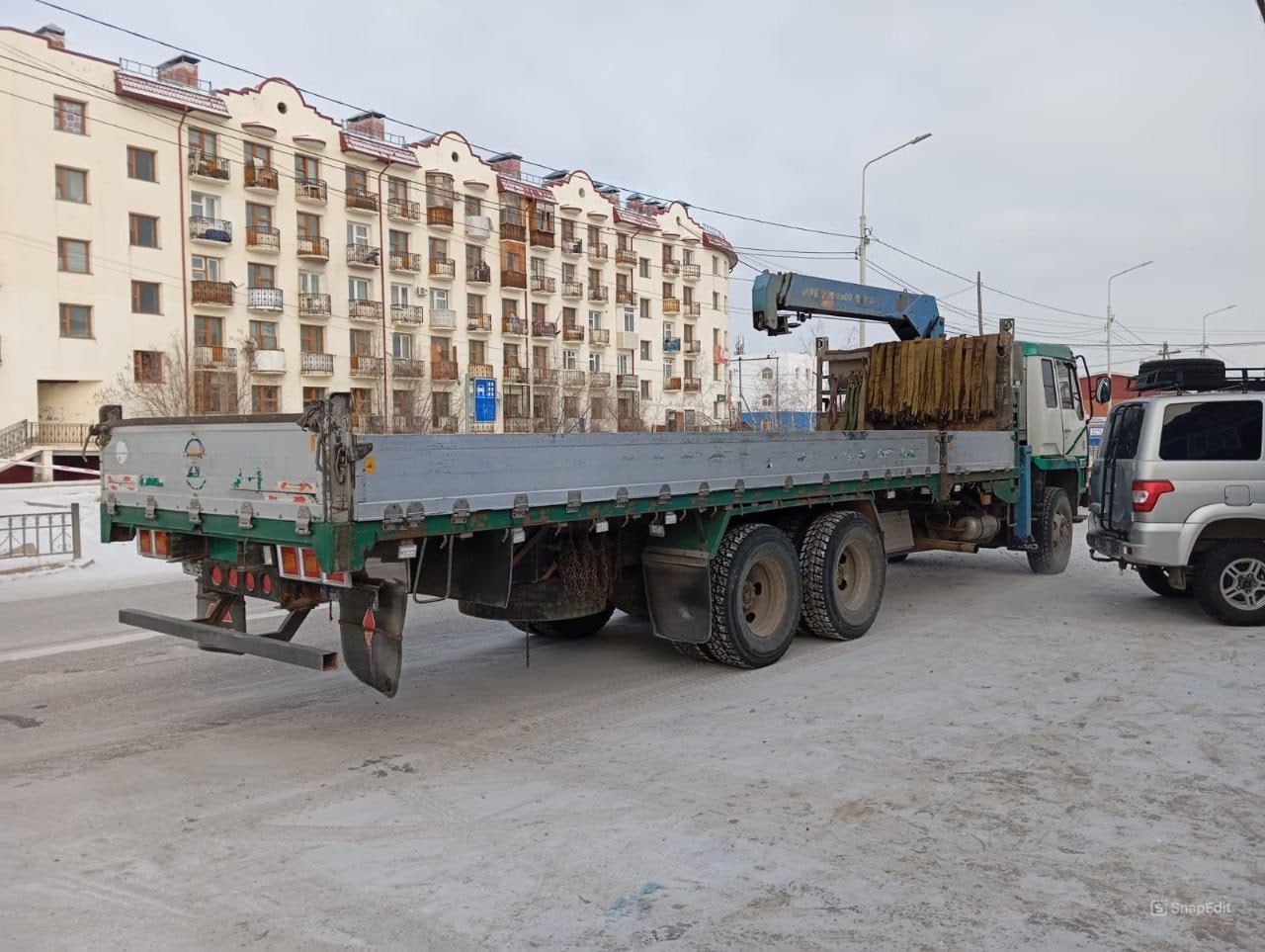 В Якутске жители в районе Сайсары оставались без света по вине водителя манипулятора-эвакуатора  3 ноября в 11:20 на улице Чайковского водитель манипулятора-эвакуатора повредил провод магистральной линии 0,4 кВ. В результате без электроснабжения остались улицы Чайковского, Вилюйский тракт 3 км, частично Софронова. Для привлечения к ответственности виновного лица сообщено в правоохранительные органы. В 14:19 после устранения повреждения электроснабжение потребителей было восстановлено.  Напоминаем водителям о внимательном и осторожном управлении автомобилями вблизи энергообъектов и строгом соблюдении правил электробезопасности в охранной зоне линии электропередачи, скоростного режима при движении вблизи ЛЭП, исключении резких маневров и выполнении предписаний по ограничению габаритов высоты.  Подробности:     -канал