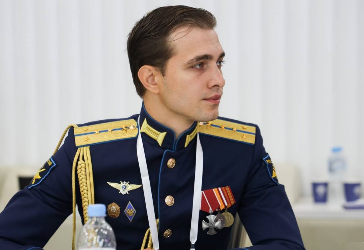 Ветеран СВО и военный летчик назначен заместителем министра внутренней политики Липецкой области   newslipetsk ru fn 1752483 html Максим Гутник бывший военный лётчик ветеран СВО участник кадровой программы Гордость Липецкой земли с завтрашнего дня приступает к работе в правительстве региона в должности заместителя министра внутренней политики Об этом в своем Telegram канале сообщил губернатор Липецкой области Игорь Артамонов   Прислать новость Подписаться