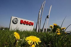 Bosch сообщила о срыве сделки по продаже заводов в Петербурге Немецкий производитель бытовой, автомобильной и промышленной техники Bosch не смог продать свое предприятие в Петербурге, которым владеет его дочерняя компания ООО «БСХ бытовые приборы». Об этом сообщает ТАСС со ссылкой на годовой отчет компании. Как следует из документа, сделка оказалась невозможной из-за передачи предприятия во временное управление АО «Газпром бытовые системы».