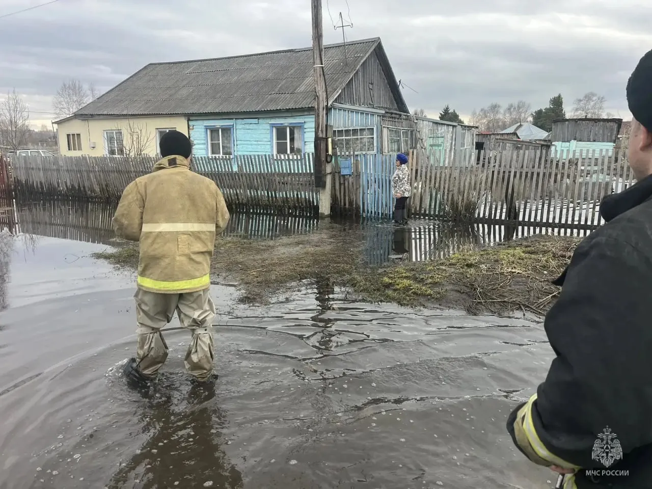 В Алтайском крае зафиксировано распространение дезинформации о вспышке холеры на фоне паводка Об этом сообщили в органах профилактики правоохранительной системы региона Надзорные ведомства заявили что эпидемиологическая обстановка в крае стабильна   www bankfax ru news 165883