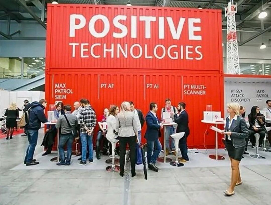 Объем отгрузок Positive Technologies превысит 32 млрд рублей в 2025 году Объем отгрузок Positive Technologies в 2025 году составит 32 34 млрд рублей говорится в опубликованных компанией предварительных финансовых результатах за прошлый год В 2024 году объем отгрузок составил 24 1 млрд рублей Принимая во внимание увеличение доли больших чеков в общей структуре продаж ожидаемый менеджментом объем оплаченных отгрузок 2025 года признаваемых в итоговой финансовой отчетности составит от 32 млрд до 34 млрд рублей Часть сделок 2025 года оплаты по которым поступят позднее ожидаемо попадут в финансовый результат 2026 года заявили в компании Объем инвестиций в R D в 2025 году не снизился и составил около 9 млрд рублей posi trader book