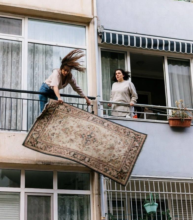 Верховный суд Турции подтвердил 3 месячный тюремный срок назначенный турчанке которая встряхивала ковры и выбрасывала мусор на балкон соседки в Малатье