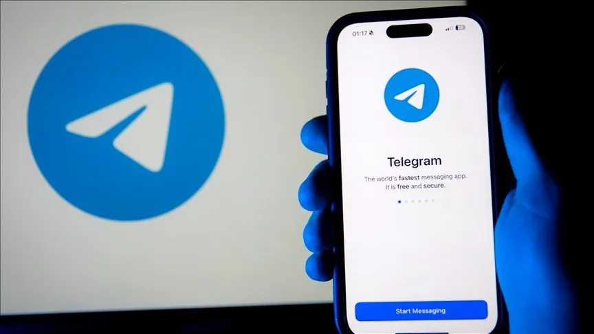 ЦИК разрешил предвыборную агитацию в Telegram Центризбирком дал зеленый свет кандидаты в депутаты Госдумы могут агитировать в Telegram Об этом сообщает издание Ведомости со ссылкой на ЦИК РФ В политических партиях заявили что будут бороться за аудиторию в 65 млн ежедневных пользователей В Единой России планируют достучаться до избирателя в удобной среде а в Новых людях заявляют коротко Здесь наши избиратели Самыми откровенными оказались коммунисты Секретарь ЦК КПРФ Сергей Обухов признался У партии большой дефицит каналов коммуникаций поэтому не будем брезговать любыми возможностями   Подпишитесь Telegram МАХ