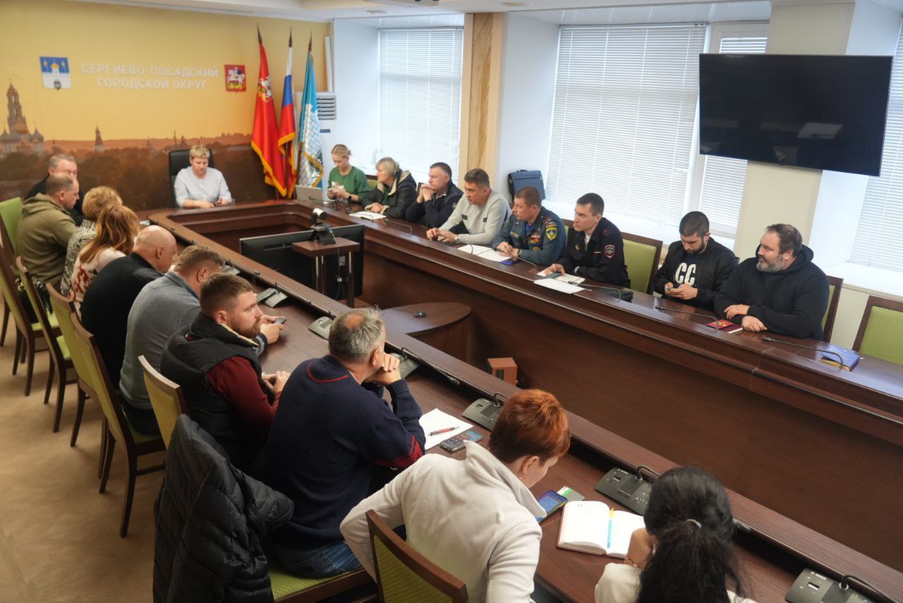 В Сергиево-Посадском округе под руководством главы Оксаны Ерохановой создан оперативный штаб по устранению последствий сильного снегопада.