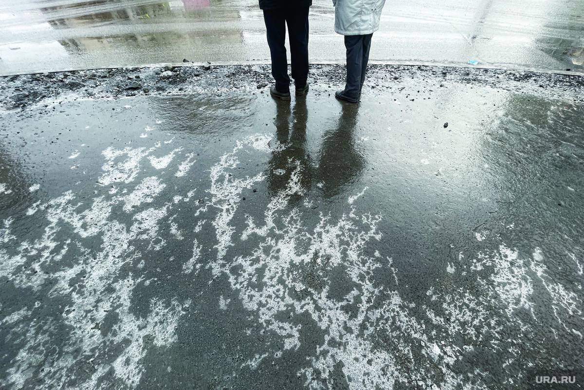 Тагильчане массово обращаются в травмпункты из за гололёда В городе за неделю зафиксировали 39 пострадавших среди них 8 детей Чаще всего переломы и ушибы Двух пациентов госпитализировали с переломом наружной лодыжки Подписаться Дать буст