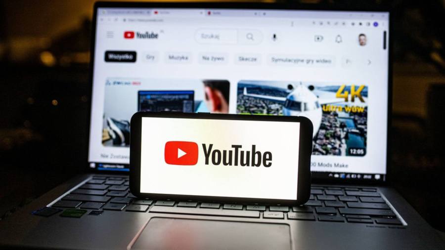YouTube запускает автодубляж на русский язык Теперь зарубежные видео станут гораздо удобнее для русскоязычных зрителей Система поддерживает 30 языков включая русский и использует мощную Gemini она автоматически переведёт текст и озвучит его Фичу обещают развернуть для миллионов блогеров уже в ближайшие недели наконец то можно смотреть без субтитров надеюсь речь будет не деревянная НЕ МОРГЕНШТЕРН