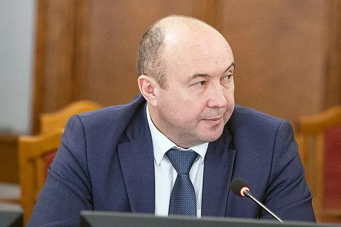 Бывший куратор аграрного блока в исполнительной власти региона Андрей Шинделов теперь руководит инспекцией Гостехнадзора Новосибирской области Во вторник 5 мая на сайте инспекции государственного надзора за техническим состоянием самоходных машин и других видов техники Новосибирской области появилась информация о новом начальнике ведомства Им стал экс зампред областного правительства бывший министр сельского хозяйства Андрей Шинделов Подробнее по ссылке
