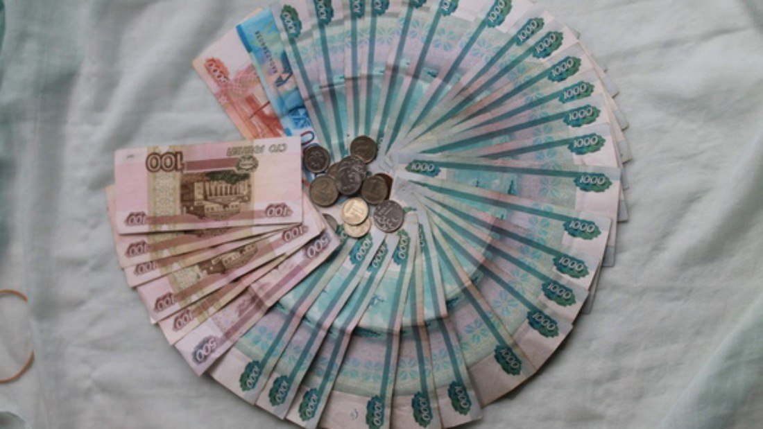 Кредиты на 3 млрд рублей планирует взять мэрия Новосибирска Средства на общую сумму 3 миллиарда рублей отправят на финансирование дефицита городского бюджета Департамент финансов и налоговой политики разместил на портале госзакупок 10 аукционов на получение кредитных линий по 300 миллионов рублей каждая Предметом каждого контракта является оказание финансовой услуги в виде предоставления кредита на сумму 300 млн рублей сообщается в документации к аукционам Срок кредитной линии составит пять лет ставка будет равна ключевой ставке ЦБ с надбавкой 2 85 Заявки на участие принимаются до 10 ноября 2025 года Om1 Новосибирск в МАХ