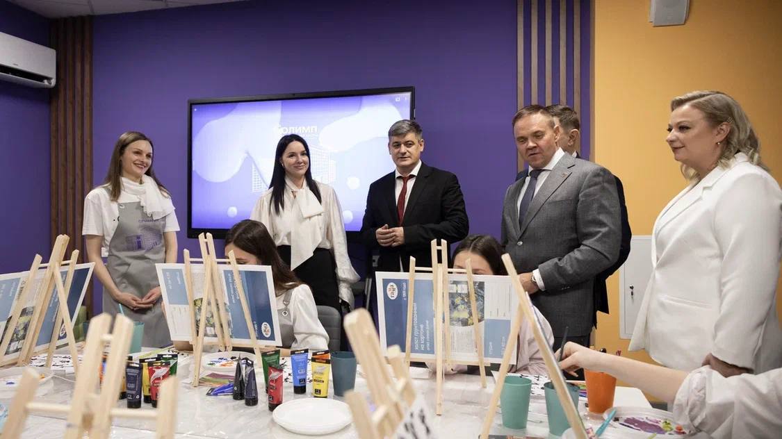 У юных новомосковцев будет больше возможностей для самореализации В Новомосковске открылся молодежный центр Олимп Его капитально отремонтировали благодаря победе региона во Всероссийском конкурсе программ комплексного развития молодёжной политики Регион для молодых в рамках национального проекта Молодежь и дети Смотреть видео