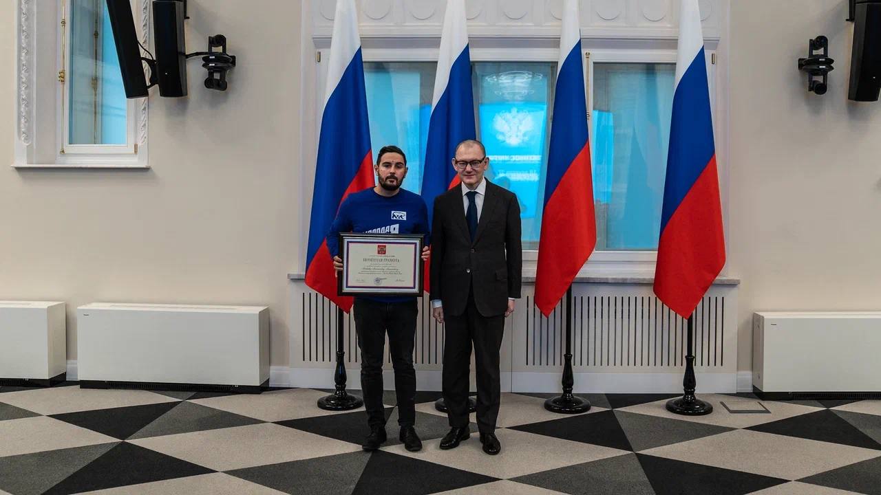 Руководителю «Молодой Гвардии Единой России» города Москвы Александру Лебедеву и заместителю руководителя «Молодой Гвардии Единой России» города Москвы Павлу Крупенникову вручили благодарности Президента Российской Федерации Владимира Путина.  Благодарности за подготовку и проведение социально значимых мероприятий вручил начальник Управления Президента Российской Федерации по внутренней политике Андрей Ярин.