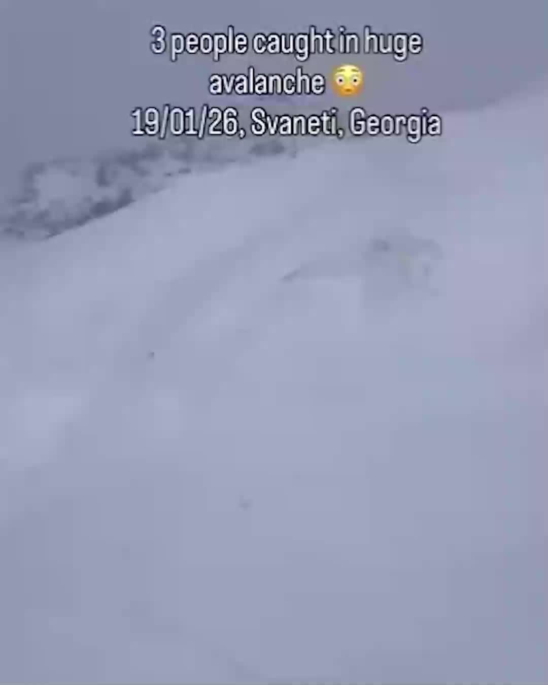 Лавины на курортах: Тюменцы пережили сход снега в Грузии, россиянин погиб в Японии
