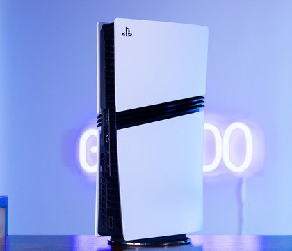 В Европе вышла новая версия PlayStation 5 Pro В некоторых европейских магазинах теперь доступна для покупки новая ревизия игровой консоли PlayStation 5 Pro Это не стало сюрпризом поскольку информация об устройстве появилась еще в конце сентября когда инсайдер Billbil kun рассказал о грядущем релизе