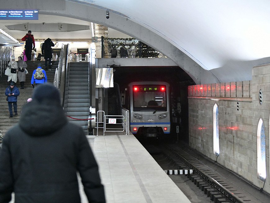 Проезд в метро Казани скоро станет дороже   Власти в ближайшее время планируют утвердить новые тарифы, сообщает РБК.     Стоимость проезда увеличится до 43 рублей при оплате картой или наличкой.     Подписаться на «Вечерку»