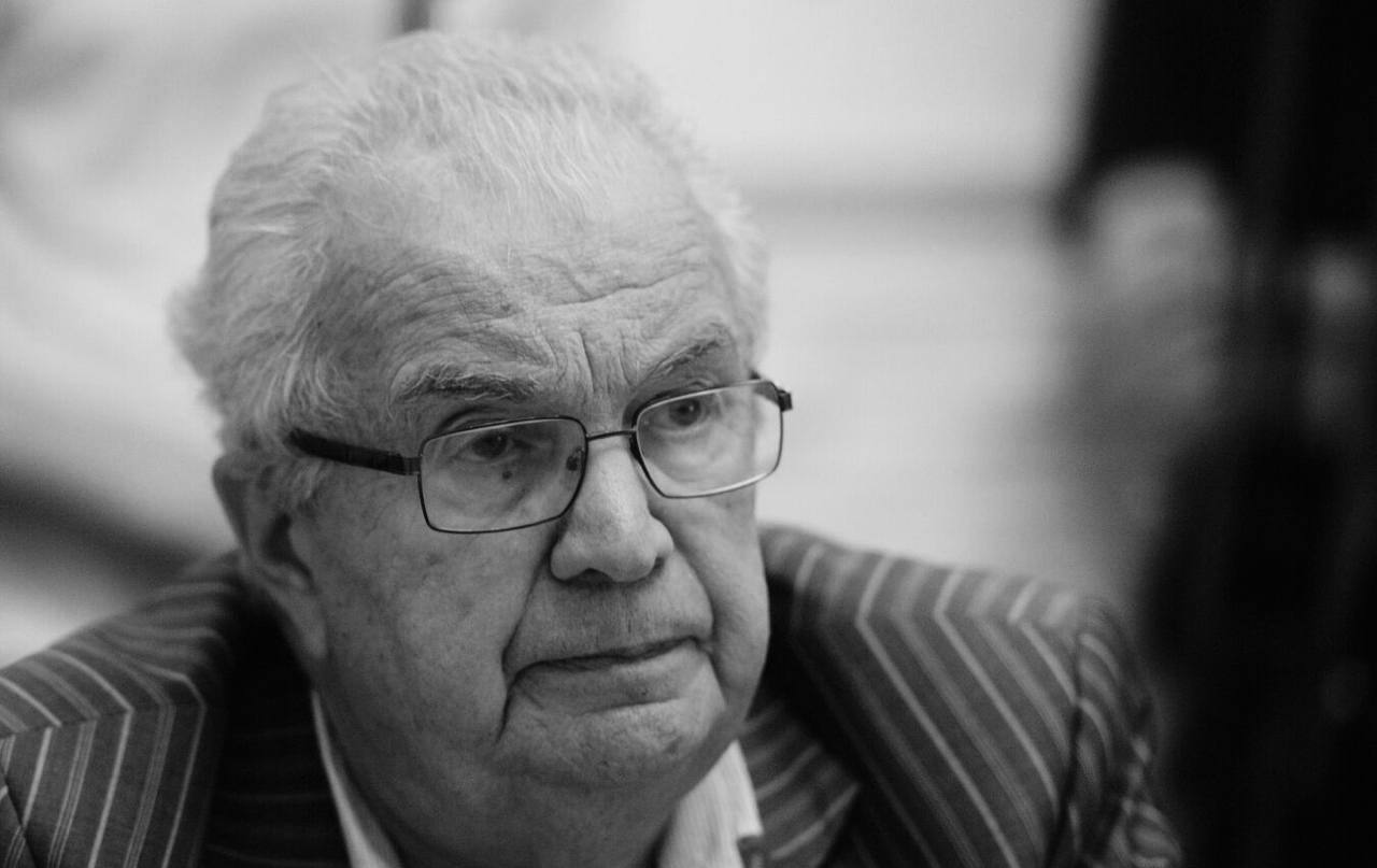 Народный артист РФ Эмиль Кио умер на 88 м году жизни сообщил телеведущий Эдгард Запашный