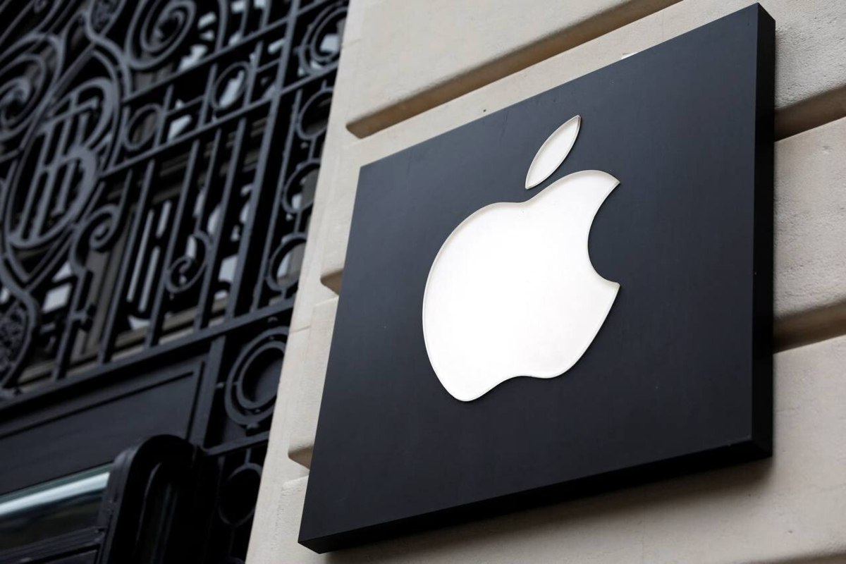Apple отчиталась за третий квартал финансового 2025 года: выручка компании выросла на 10% — до $94 млрд. Чистая прибыль увеличилась на 9% — до $23,4 млрд.  По словам компании, это наибольший рост выручки с декабря 2021 года  vc.ru/apple/2133127