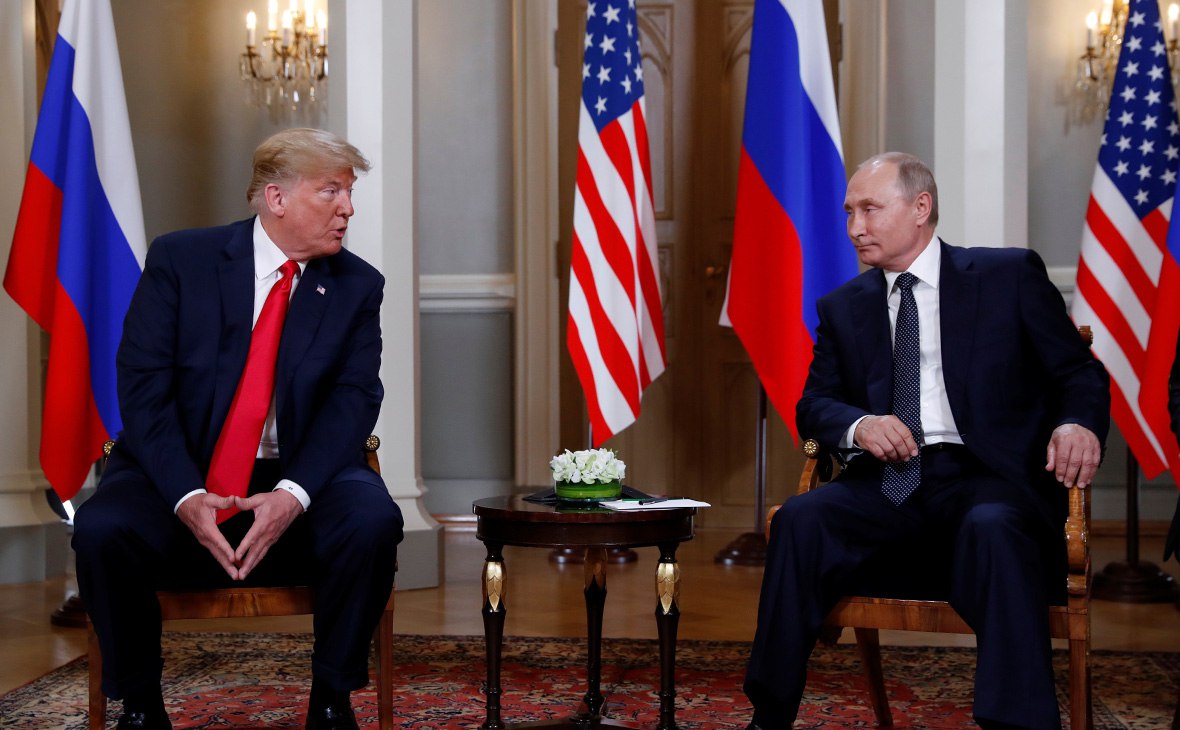 Трамп назвал Путина профессионалом Глава Белого дома признал, что российское руководство справляется с санкциями. По словам Дональда Трампа, тема рестрикций поднималась в недавнем разговоре с коллегой из РФ. «Мы говорили о санкциях много, да. Я бы не сказал, что он Путин воодушевлен ими… Он понимает, что санкции могут последовать, он профессионал», – рассказал глава Штатов журналистам. Подпишитесь на «Абзац» Добавьте «Абзац» в ленту «Дзена»