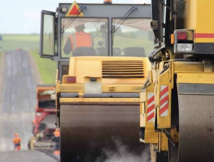 В Херсонской области в 2025 году отремонтируют более 270 км дорог. На реализацию этой программы регион получил из федерального бюджета 9 миллиардов рублей. На трассах Геническ - Новая Каховка и Херсон – Мелитополь работы уже проводятся. В целом за 2 года благодаря поддержке правительства России в регионе отремонтировали 600 км дорог и улиц.