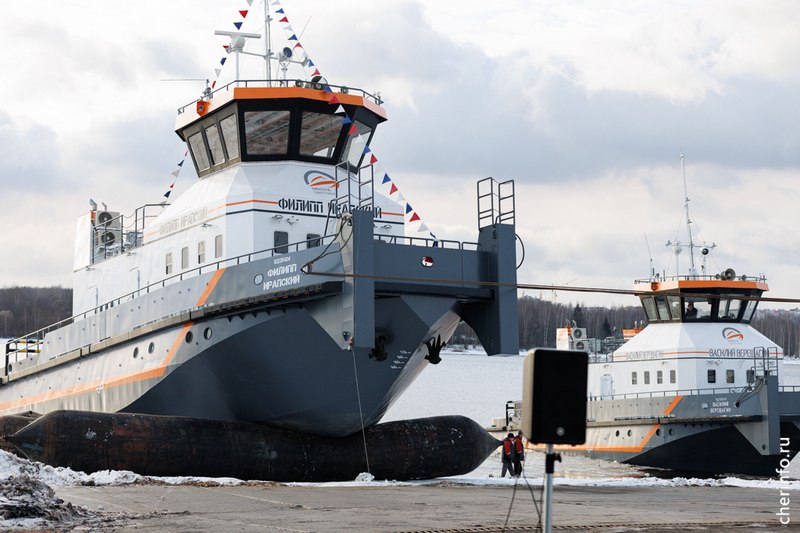 В Череповце спустили на воду буксир толкач Филипп Ирапский Это седьмой буксир построенный на судостроительном заводе Судно назвали в честь преподобного Филиппа Ирапского cherinfo ru news 143874 v cerepovce spustili na vodu buksir tolkac filipp irapskij