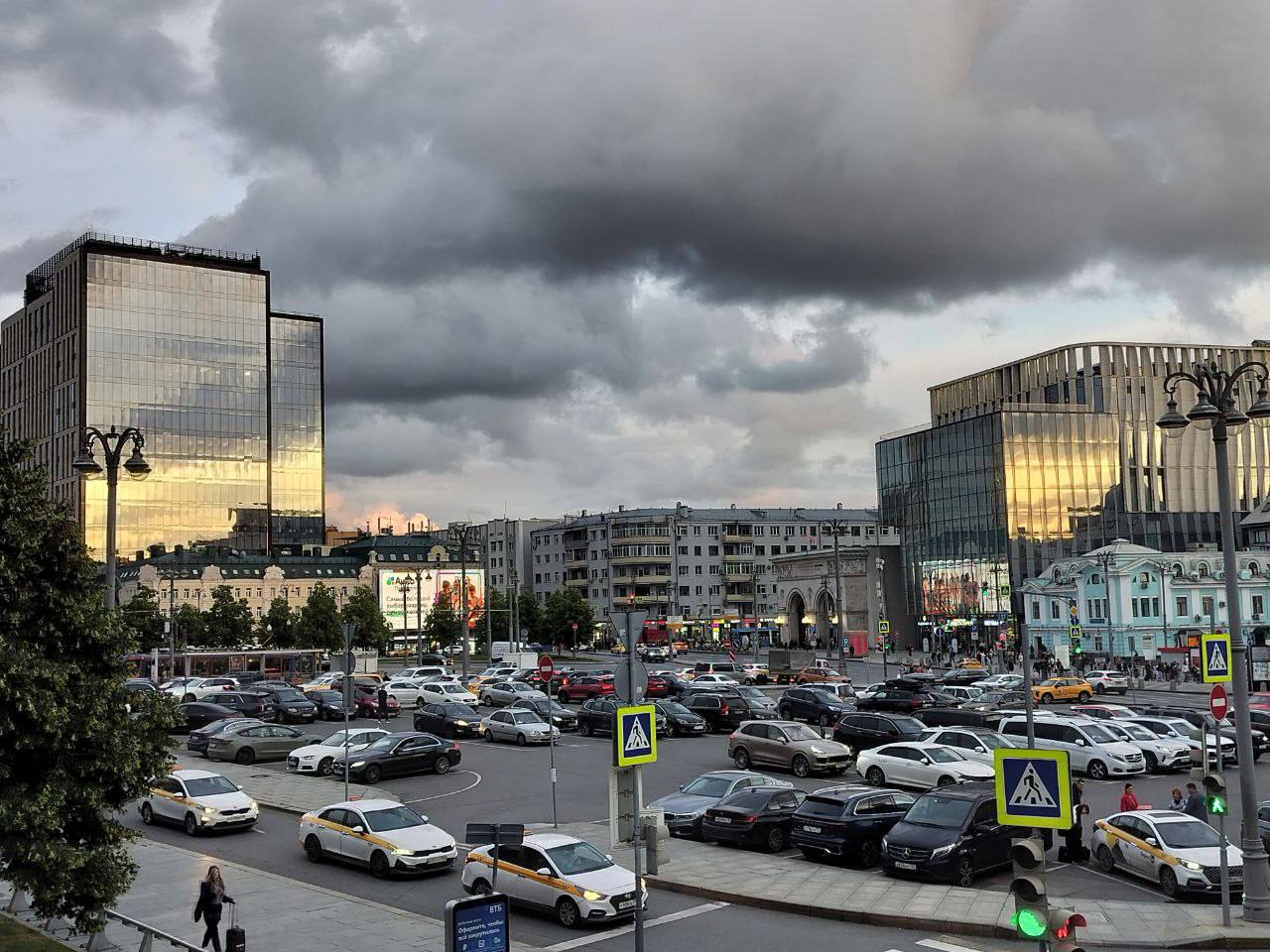 cre news BXB вошла в структуру КСЭ Курьер Сервис Экспресс приобрёл компанию BXB ранее входившую в Boxberry и планирует войти в ТОП 3 игроков на рынке международной экспресс доставки Подробнее   cre ru news 99679