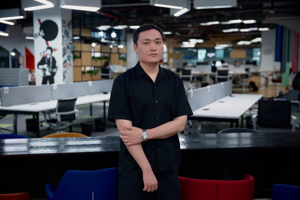 Сооснователь Higgsfield AI прокомментировал ситуацию вокруг стартапа На нас произошла скоординированная атака в X Один человек который даже не был платящим пользователем Higgsfield AI написал пост с различными обвинениями в наш адрес который в большинстве своем комментируют и распространяют сотрудники компаний конкурентов В их числе к примеру CEO Runway AI один из первых GenAI стартапов который раньше был лидером рынка комментирует ситуацию вокруг Higgsfield AI сооснователь проекта Ерзат Дулат Напомним в последние несколько дней в соцсетях преимущественно X и Threads поднялась волна критики в сторону платформы Подробнее о вопросах возникших к Higgsfield AI мы рассказывали ранее Теперь эксклюзивно для Digital Business Ерзат Дулат объяснил что сейчас происходит вокруг казахстанского стартапа и прокомментировал критику в адрес Higgsfield AI Также поговорили о реакции инвесторов и планах команды на будущее Подробнее на сайте